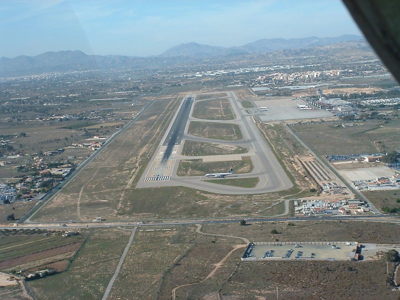 Final approach to Alicante